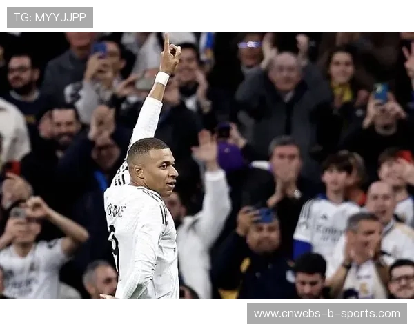 姆巴佩连续两天缺席皇马合练,左膝不适出战皇家社会存疑 姆巴佩连续两天缺席皇马合练,左膝不适出战皇家社会存疑